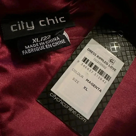 City Chic Rippled Love Magenta dress size XL/22 - Picture 10 of 11